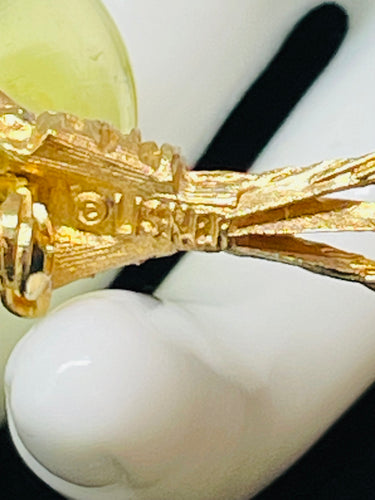 Rare Lisner Lucite Balloon Brooch